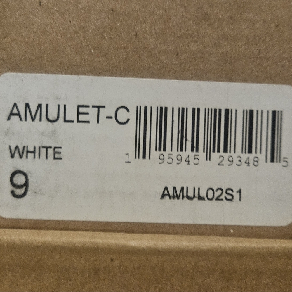 Steve Madden Amulet Chain Bootie Lug Heel White Sz 9 NWT Retail $130 - Picture 14 of 14
